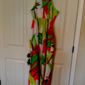 A beautiful colorful midi dress new with no tag never worn except try on,